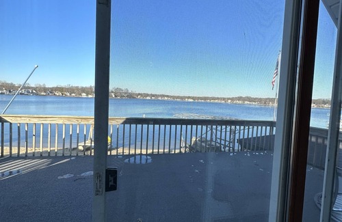 Kendall House | Family Retreat on Eagle Lake with Spa & Scenic Views