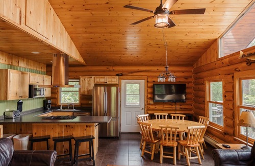 Cook Cabin | Beachside Cabin: 4 Bedrooms, Yoga, Kayaks & Spa Amenities