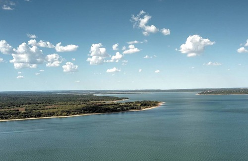Lake Whitney House | 4 Bedroom 3 Bath Open Concept Property on Lake Whitney with Hot Tub. The Southern Silo at Whitney!