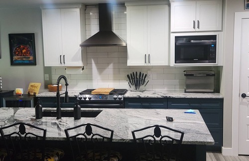 Pickett House | Guest Rated: 9.8 - Cozy 4 Bedroom Ranch Near Oshkosh