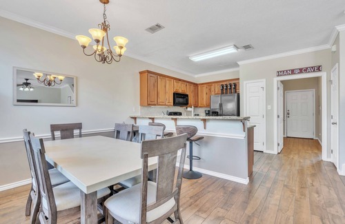 College Station Condo | 4-Bedroom, 4-Bath Condo in Charming College Station- 2.7 Miles From Campus