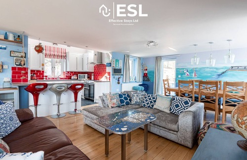 New Quay House | Cozy 4 Bedroom Home with Ocean View and Family Amenities