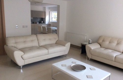 St. Andrews House | Perfect St Andrews Retreat: Golf, Garden & Game Room