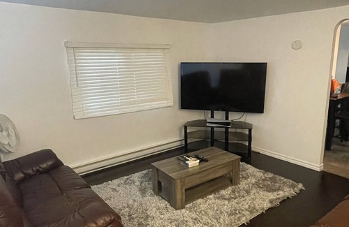 Labrador City House | Family-Friendly Mobile Home with Pool & Lake View