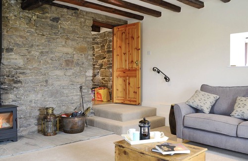 Berwick-upon-Tweed Cottage | 4-Bedroom Oceanfront Accommodation in Holy Island
