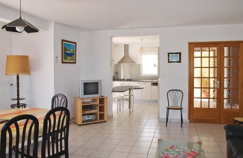 Saint-Quay-Perros House | Elegant 4-Bedroom Retreat with Ocean View in Saint Quay Perros