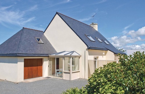 Saint-Quay-Perros House | Elegant 4-Bedroom Retreat with Ocean View in Saint Quay Perros