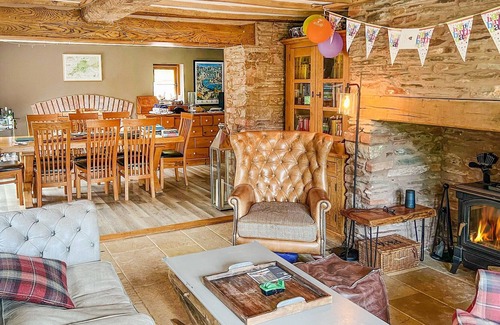 Kingston St Mary Cottage | 4 bedroom accommodation in Cheddon Fitzpaine, near Taunton