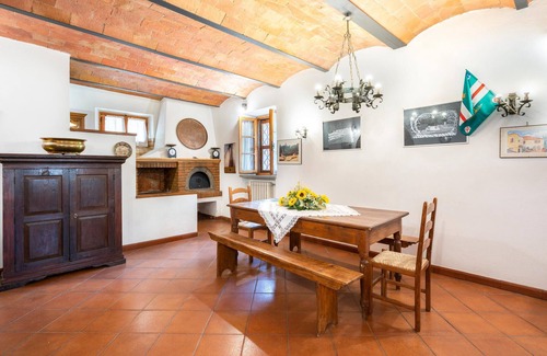 Serre di Rapolano House | Spacious 4-Bedroom Getaway in Serre di Rapolano