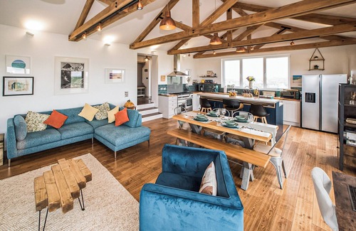 Isle of Lewis Cottage | Spacious 4-Bedroom Accommodation in Eoropie, Isle of Lewis
