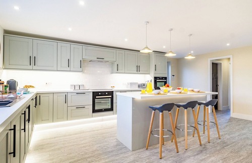 King's Lynn Cottage | Elegant Retreat Near Attractions with Pet-Friendly Amenities