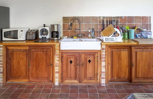 Saint-Bonnet House | Spacious 4-Bedroom Accommodation in Saint-Bonnet