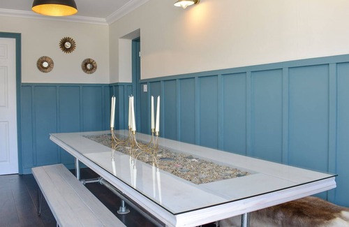 Parley Cottage | Family-Friendly 4 Bedroom Stay Near Bournemouth Awaits