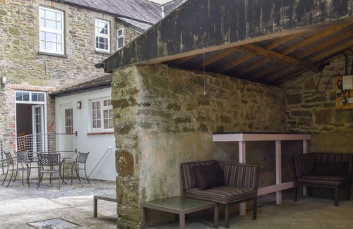 Llanddowror Cottage | 4 bedroom accommodation in Llanddowror