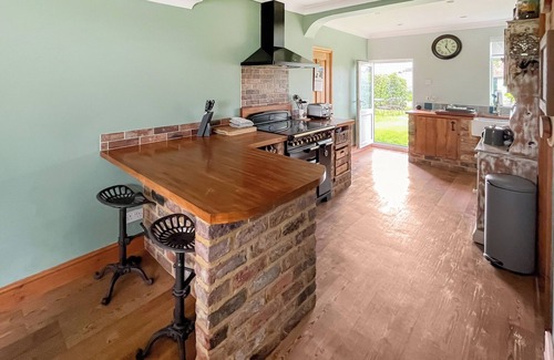 Long Sutton Cottage | 4 bedroom accommodation in Long Sutton