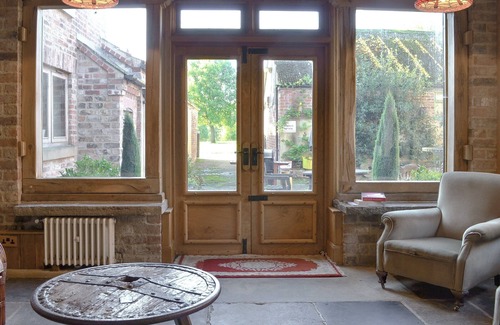 Darlington Cottage | Spacious 4-Bedroom Accommodation in Low Dinsdale