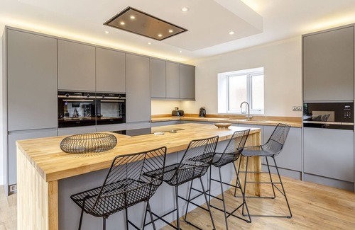 Mansfield Cottage | 4 bedroom accommodation in Edwinstowe