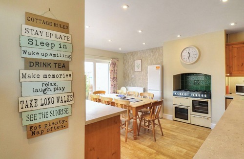 Sutton-on-Sea Cottage | Family-Friendly 4-Bedroom Retreat in Sutton-on-Sea