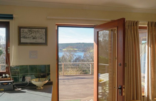 Kilcreggan Cottage | Ideal 4-Bedroom Accommodation in Shandon with Ocean Views
