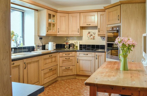Lochmaben Cottage | Spacious 4-Bedroom Retreat in Dumfries with Lake View