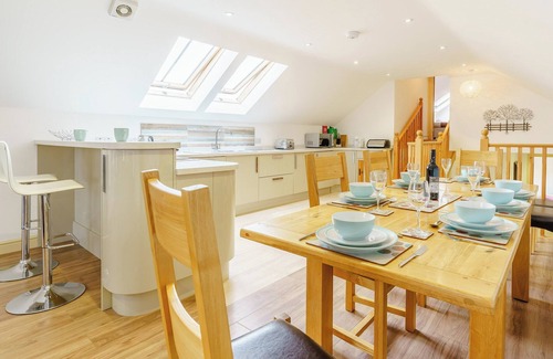 Cross Inn Cottage | Spacious 4 Bedroom Retreat in Cross Inn, Oceanfront Views