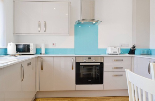 Maryport Cottage | Experience Scenic Harbour Views from Our Elegant Retreat
