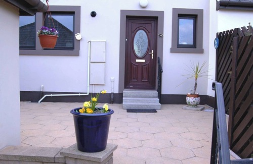 Maryport Cottage | Experience Scenic Harbour Views from Our Elegant Retreat