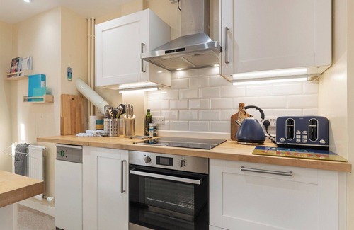 New Quay Cottage | Relax at Y Tŷ Glas: Oceanfront Cottage in New Quay