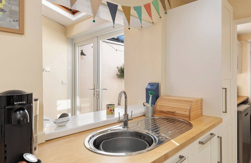New Quay Cottage | Relax at Y Tŷ Glas: Oceanfront Cottage in New Quay