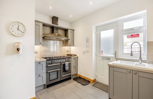 Skegness Cottage | Ideal 4-Bedroom Retreat in Hogsthorpe, Near Skegness