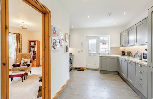 Skegness Cottage | Ideal 4-Bedroom Retreat in Hogsthorpe, Near Skegness