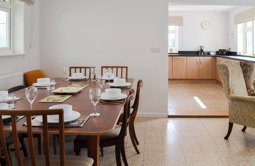 Witheridge Cottage | Spacious 4 Bedroom Retreat in Nomansland, Close to Tiverton