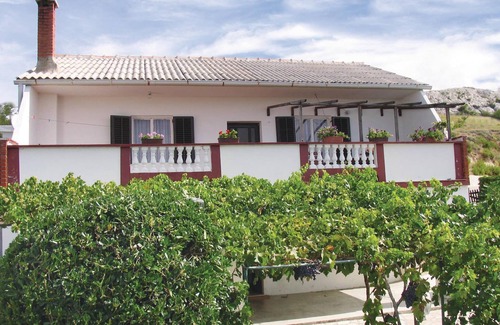 Miskovici Apartment | Cozy Vacation Apartment with Ocean View in Peaceful Village