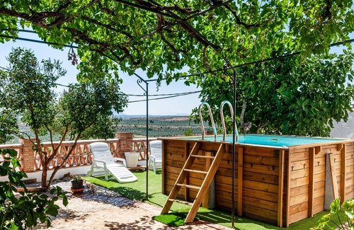 Fontanar House | Spacious 4-Bedroom Accommodation with Lake View in Fontanar