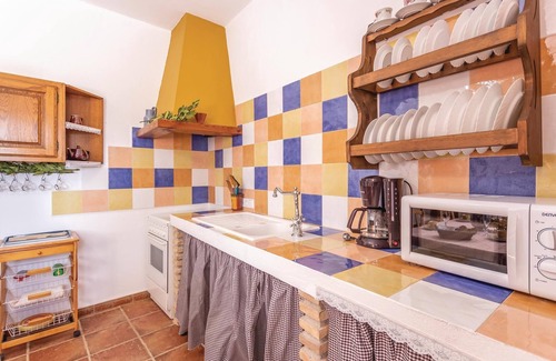 Fontanar House | Spacious 4 Bedroom Getaway with Private Pool in Fontanar