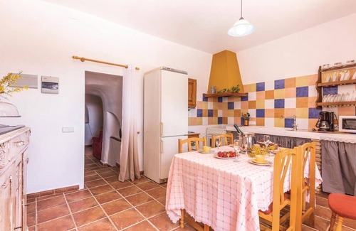 Fontanar House | Spacious 4 Bedroom Getaway with Private Pool in Fontanar
