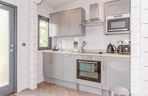 Aysgarth Ski Chalet | Inviting 4 Bedroom Retreat in Aysgarth with Spa & Hot Tub