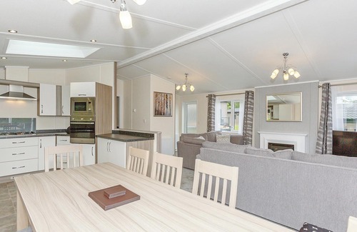 Aysgarth Ski Chalet | Inviting 4 Bedroom Retreat in Aysgarth with Spa & Hot Tub