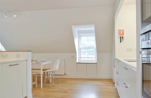 Plockton Cottage | Idyllic 4-Bedroom Retreat with Oceanfront Views in Plockton