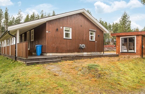 Grue House | Spacious 4 Bedroom Retreat in Kirkenær with Lake View