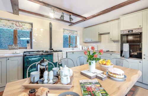 Boston Cottage | Unforgettable 4 Bedroom Getaway in Friskney, Near Skegness