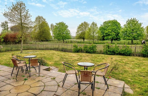 Highway Cottage | Comfortable 4 Bedroom Retreat in Hilmarton, Near Calne