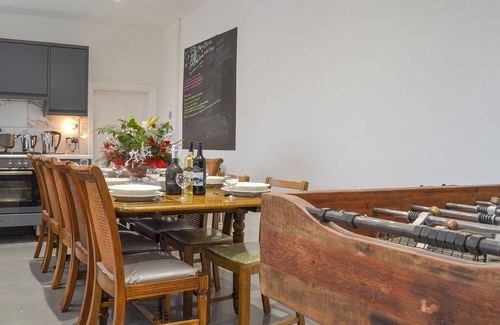 Coxhoe Cottage | Spacious 4-Bedroom Retreat in Coxhoe, Near Durham
