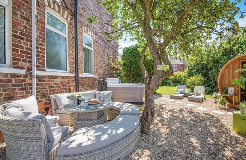 Coxhoe Cottage | Spacious 4-Bedroom Retreat in Coxhoe, Near Durham