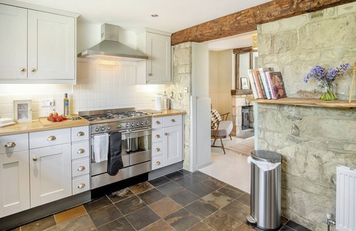 Ventnor Cottage | Experience 4 Bedroom Oceanfront Accommodation in Niton