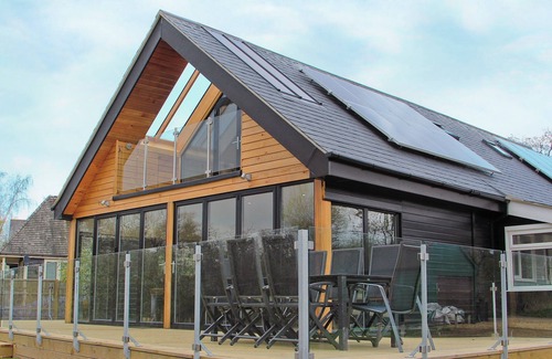Wroxham Cottage | Exceptional 4 Bedroom Retreat in Hoveton, Near Wroxham