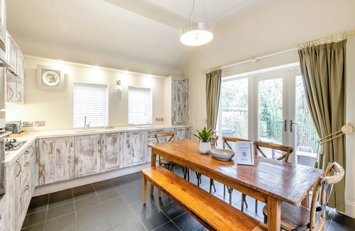 Sandsend Cottage | Spacious 4 Bedroom Retreat in Sandsend, Near Whitby