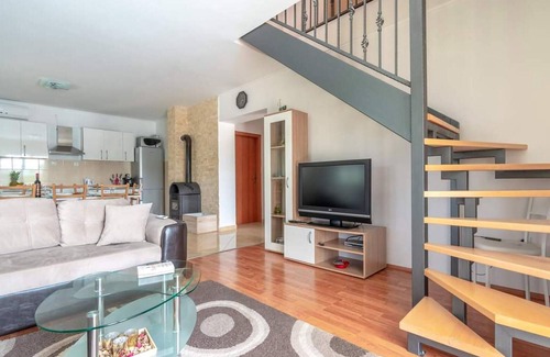 Klis House | Family-Friendly 4 Bedroom Retreat in Konjsko with Pool