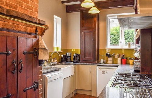 Rhyl Cottage | Pet-Friendly 4 Bedroom Retreat in Beautiful Rhyl