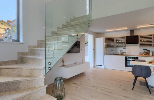 Lindar House | Family-Friendly 4 Bedroom Retreat in Pazin with Pool